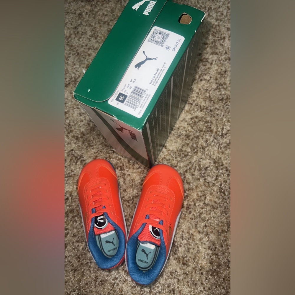 Kids pumas
